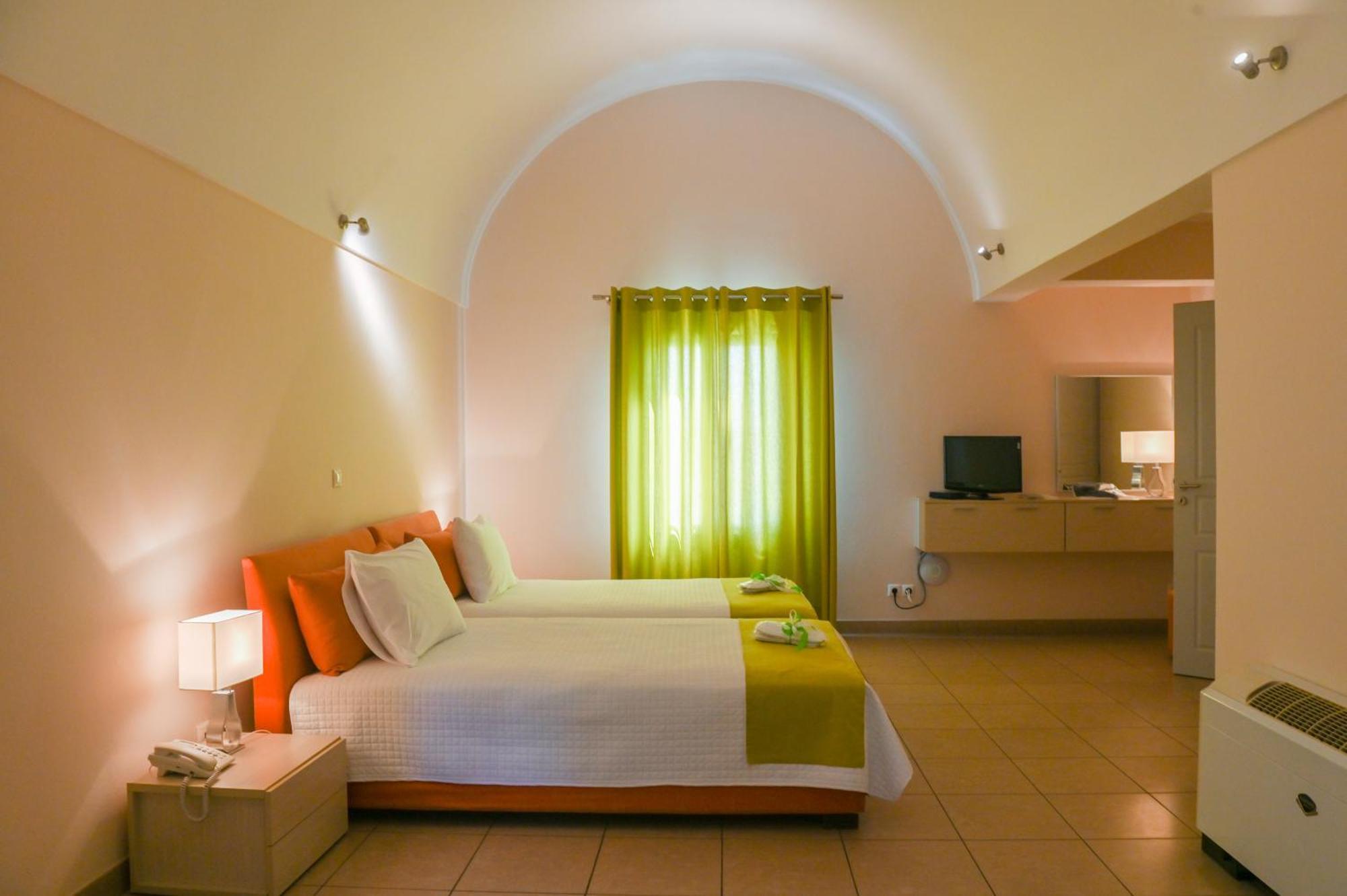 Atrium Guest house Fira (Santorini)